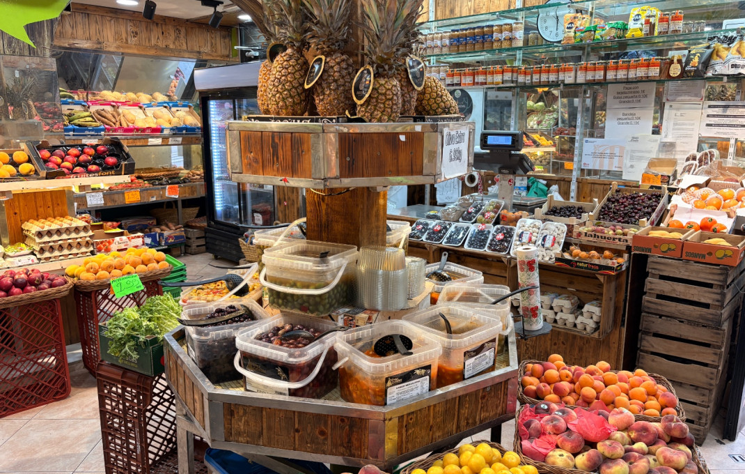 Traspaso - Frutería -
Barcelona - Gràcia