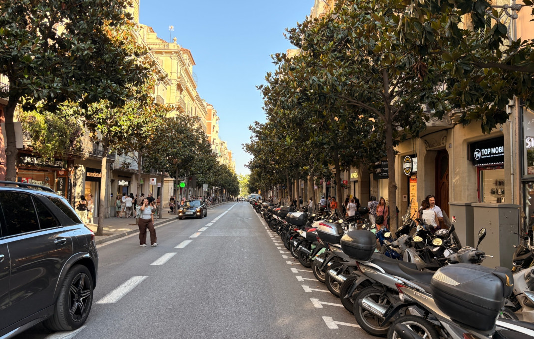 Traspaso - Frutería -
Barcelona - Gràcia