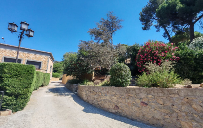 Traspaso - Masía -
Montcada i Reixac