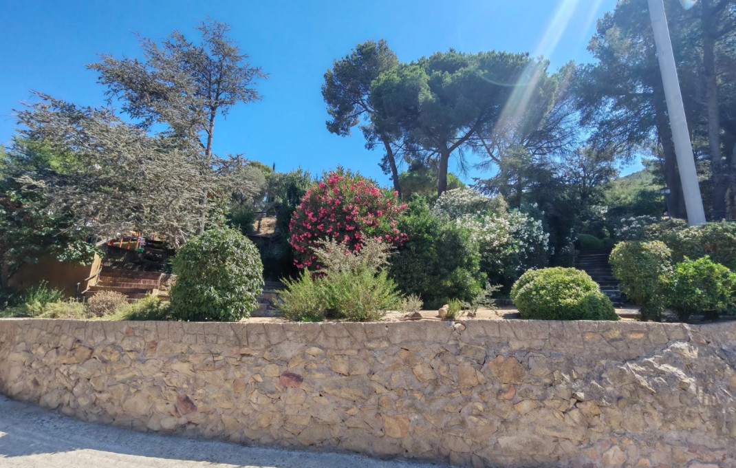 Traspaso - Masía -
Montcada i Reixac