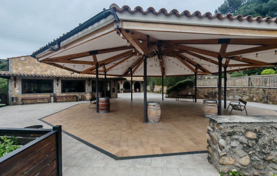 Venta - Masía -
Montcada i Reixac