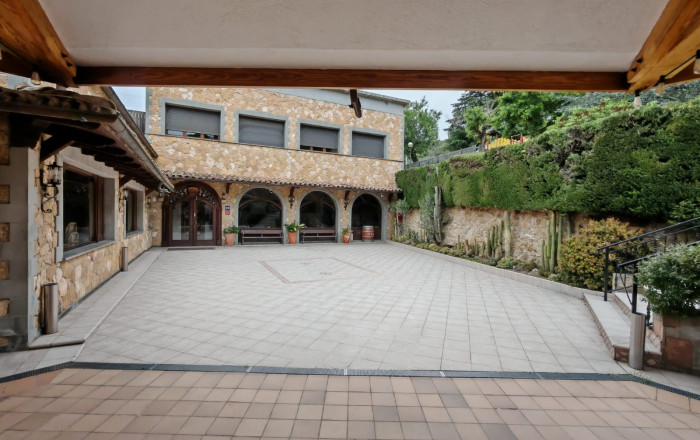 Venta - Masía -
Montcada i Reixac
