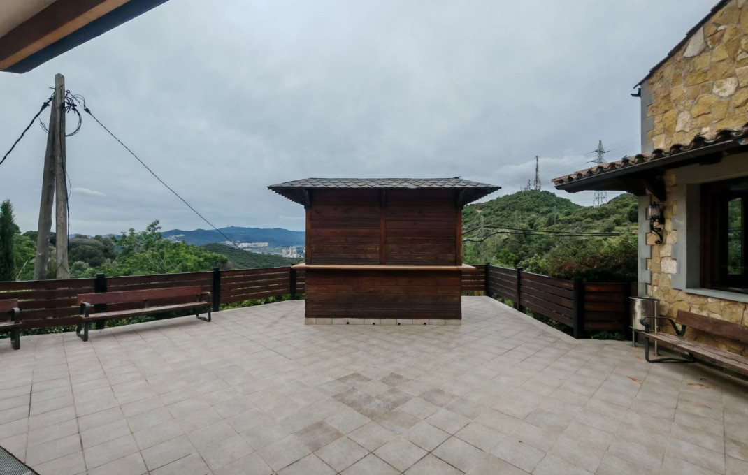 Venta - Masía -
Montcada i Reixac