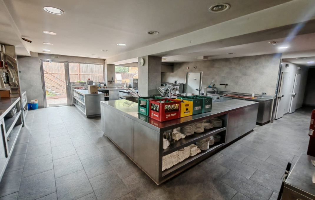 Venta - Masía -
Montcada i Reixac
