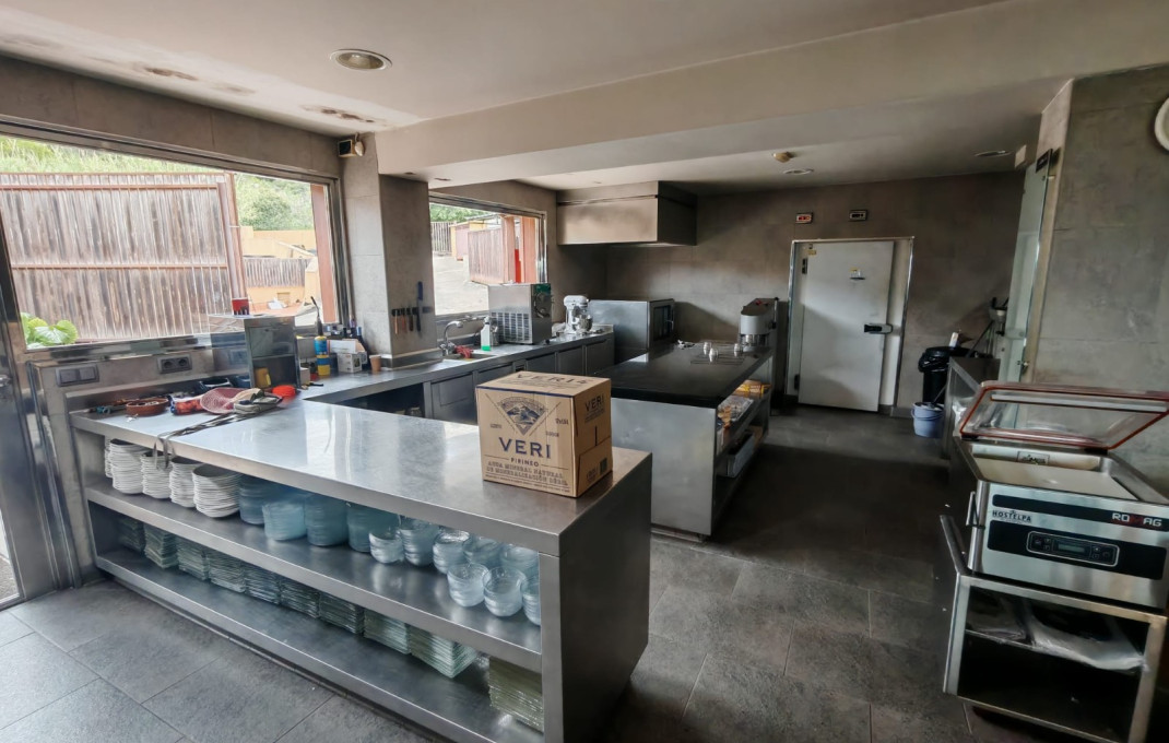 Venta - Masía -
Montcada i Reixac