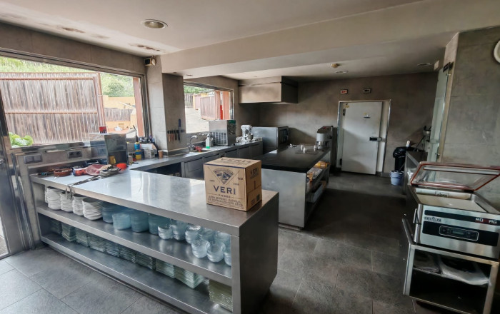 Venta - Masía -
Montcada i Reixac