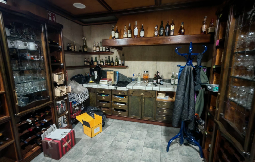 Venta - Masía -
Montcada i Reixac