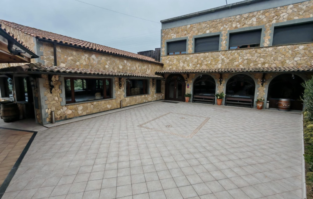 Venta - Masía -
Montcada i Reixac
