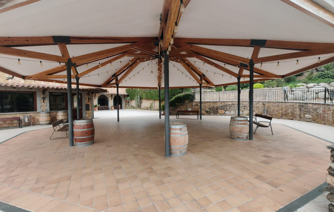 Venta - Masía -
Montcada i Reixac