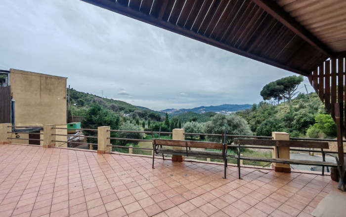 Venta - Masía -
Montcada i Reixac