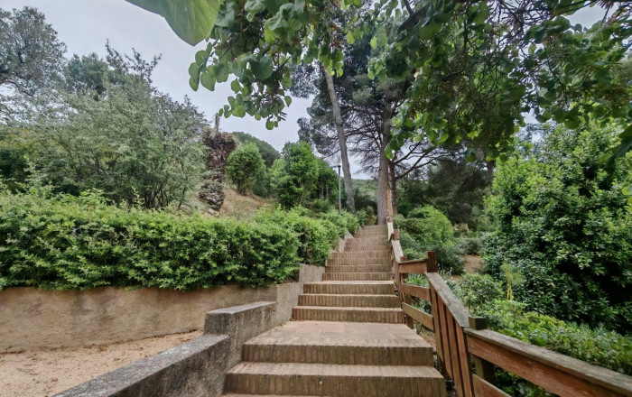 Venta - Masía -
Montcada i Reixac