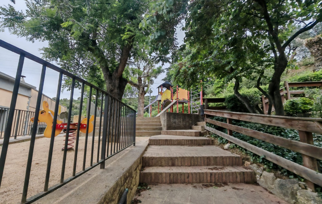 Venta - Masía -
Montcada i Reixac