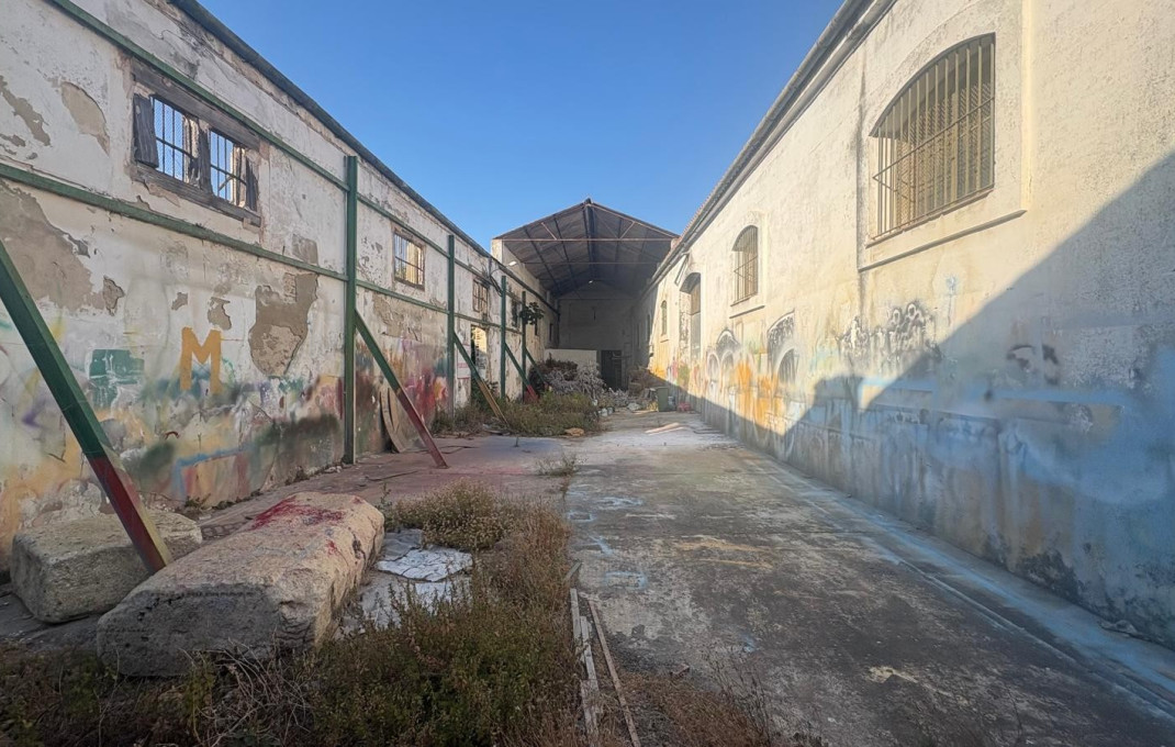 Venta - Bodega -
Cádiz - Puerto de Santa María