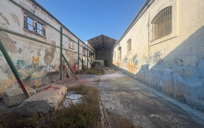 Venta - Bodega -
Cádiz - Puerto de Santa María