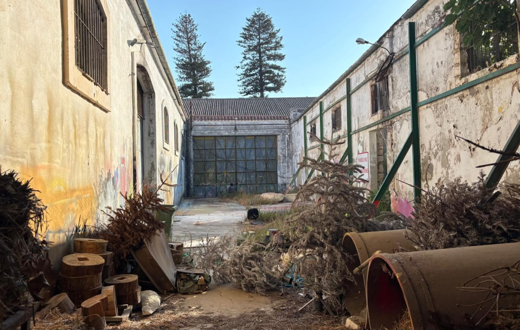 Venta - Bodega -
Cádiz - Puerto de Santa María