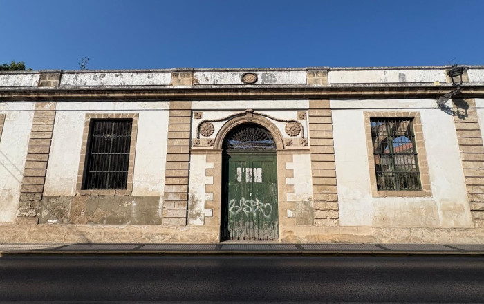 Venta - Bodega -
Cádiz - Puerto de Santa María