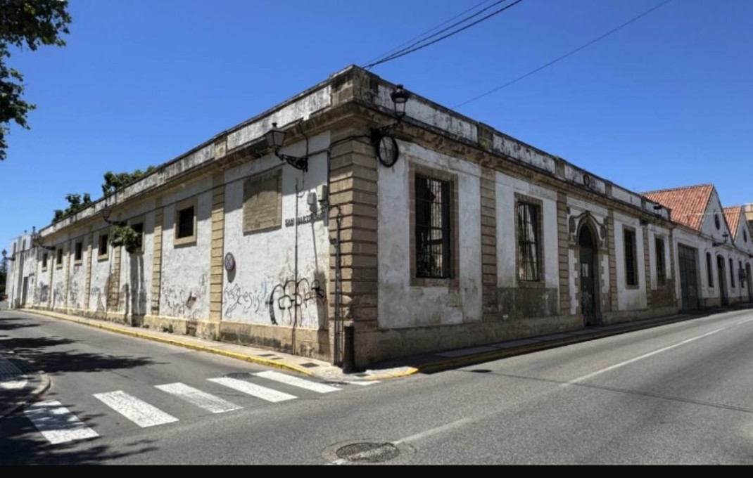 Venta - Bodega -
Cádiz - Puerto de Santa María