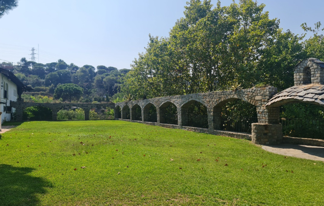 Venta - Masía -
Badalona