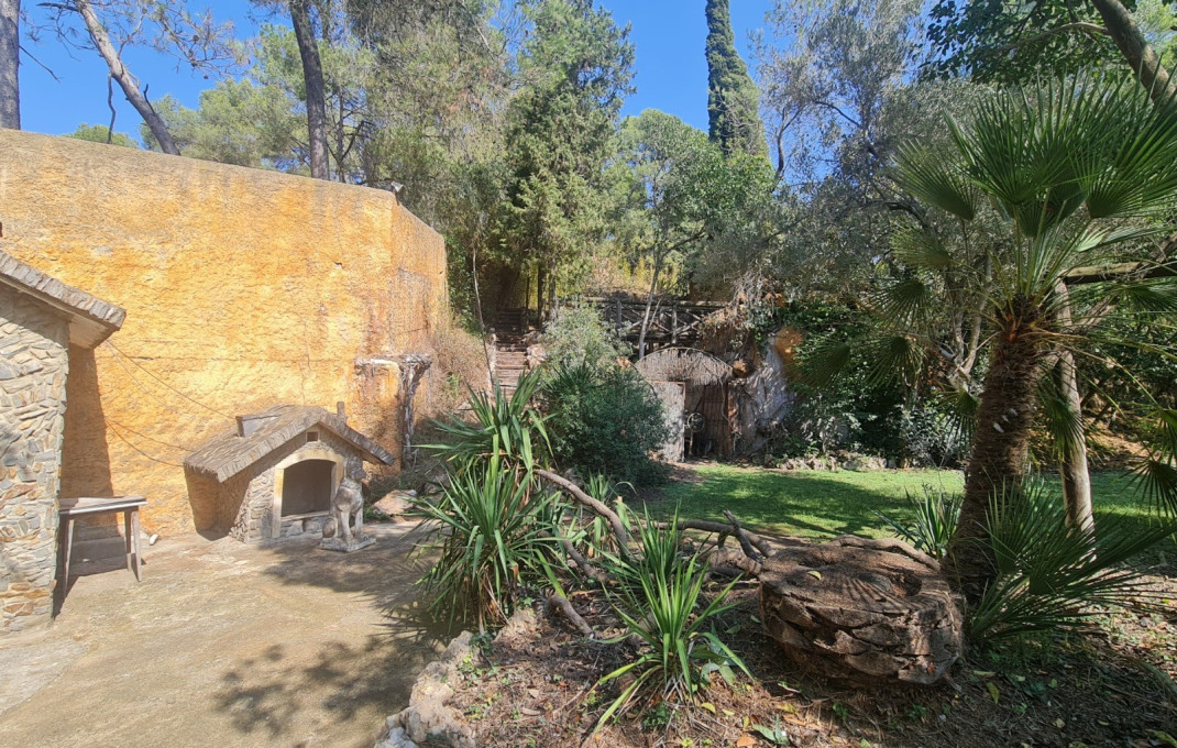 Venta - Masía -
Badalona