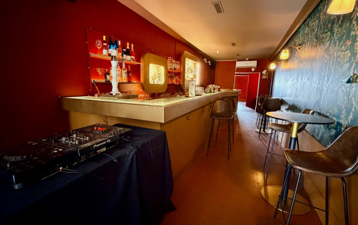 Transfert - Bar Copas Musical -
Barcelona - Sarria-Sant Gervasi