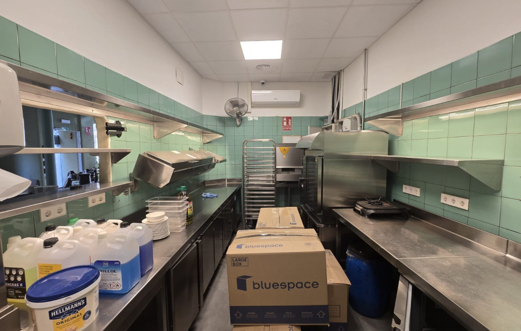 Transfert - Licencia C2 -
Barcelona - Borne-centro