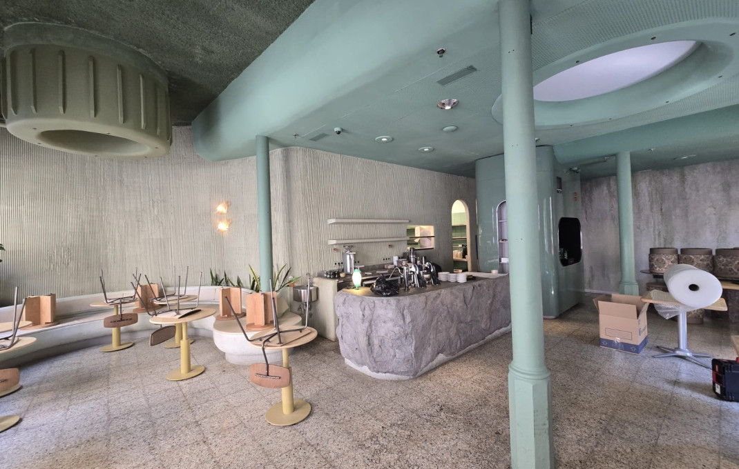 Transfert - Licencia C2 -
Barcelona - Borne-centro