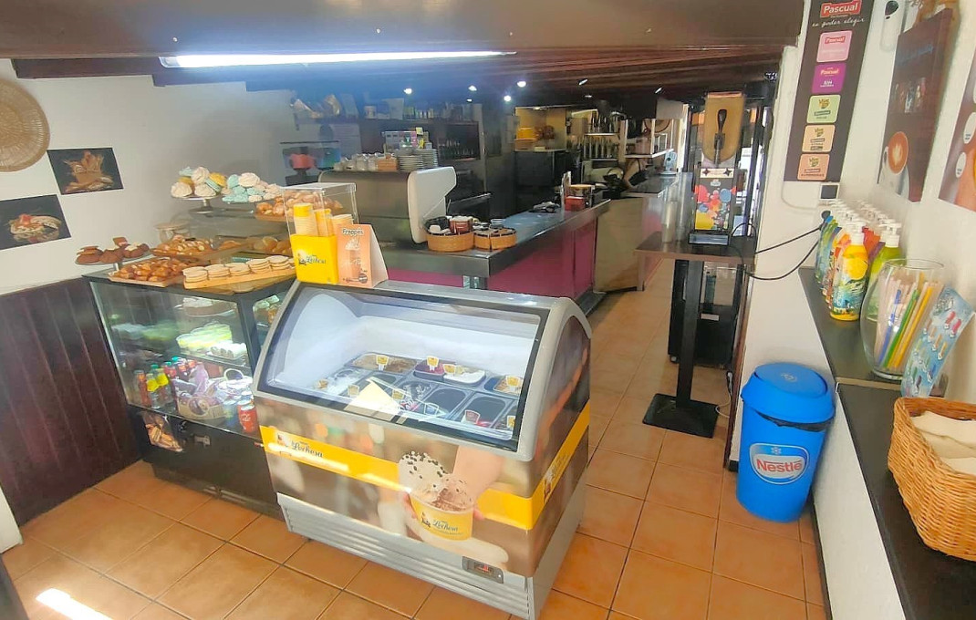 Transfert - Take Away -
Badalona - Centre
