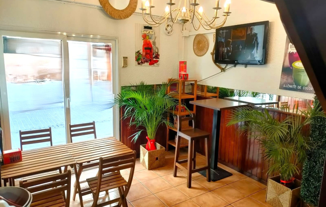 Transfert - Take Away -
Badalona - Centre