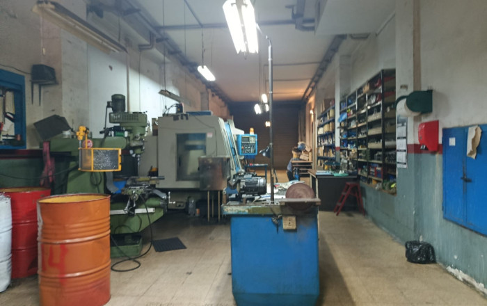 Revente - atelier mécanique -
Barcelona - Sant Martí
