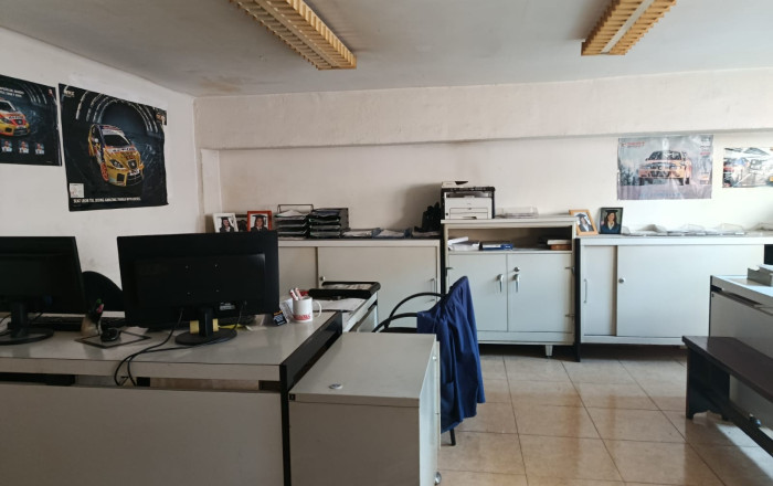 Revente - atelier mécanique -
Barcelona - Sant Martí