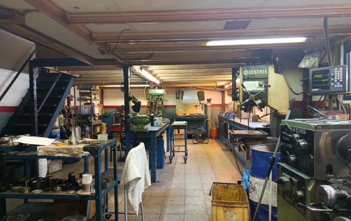 Revente - atelier mécanique -
Barcelona - Sant Martí
