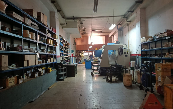 Revente - atelier mécanique -
Barcelona - Sant Martí