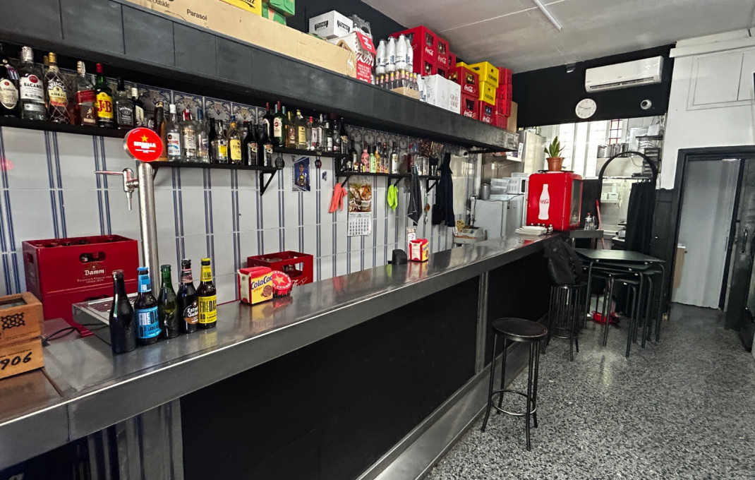Traspaso - Bar-Cafeteria -
L'Hospitalet de Llobregat