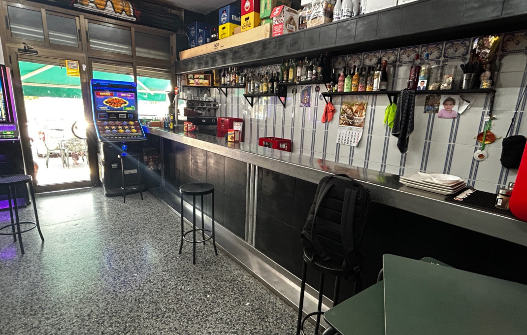 Traspaso - Bar-Cafeteria -
L'Hospitalet de Llobregat