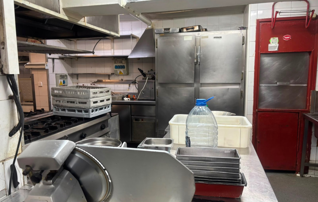 Location longue durée - Bar Restaurante -
Barcelona - Les corts