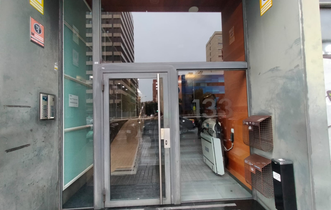 Revente - Des bureaux -
Barcelona - Sants