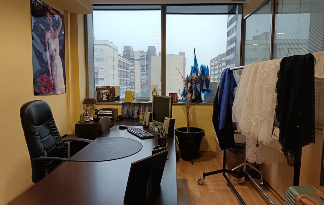 Revente - Des bureaux -
Barcelona - Sants