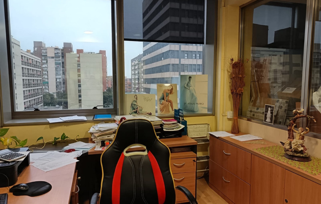 Revente - Des bureaux -
Barcelona - Sants