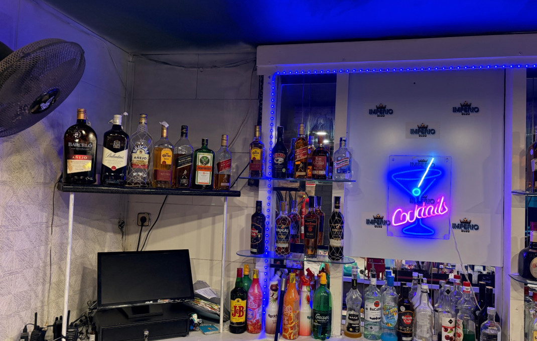 Traspaso - Bar Copas Musical -
Sant Boi de Llobregat - Vinyets-molí Vell