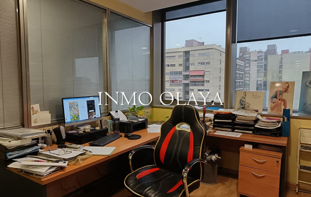 Revente - Des bureaux -
Barcelona - Sants