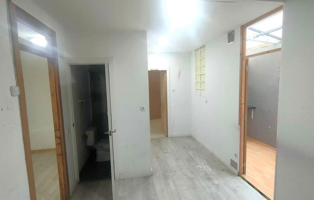 Revente - Local comercial -
Barcelona - Sant Andreu
