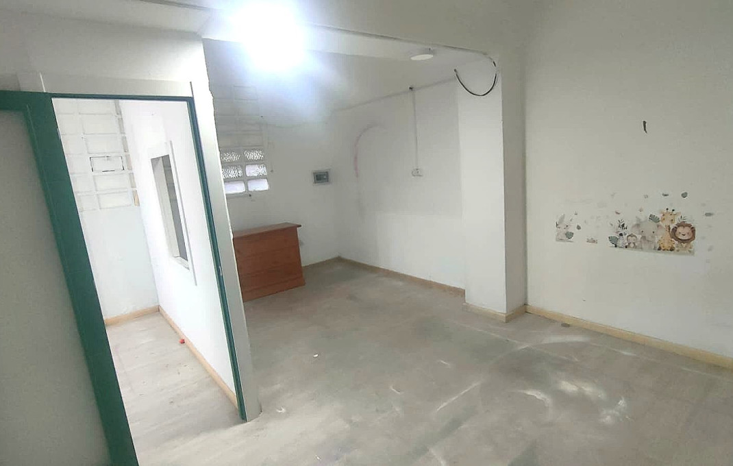Revente - Local comercial -
Barcelona - Sant Andreu