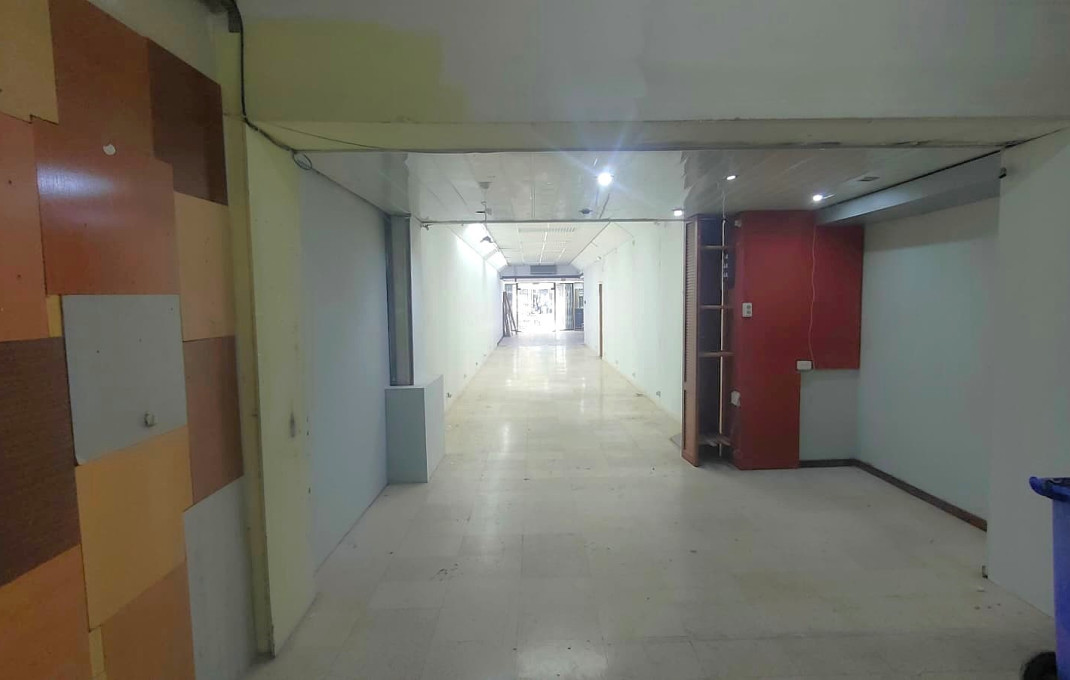 Revente - Local comercial -
Barcelona - Sant Andreu