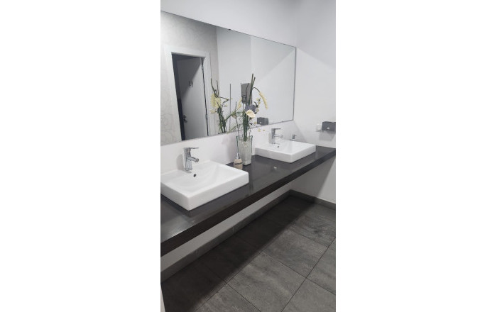 Traspaso - Peluquerias y Estetica -
Figueres