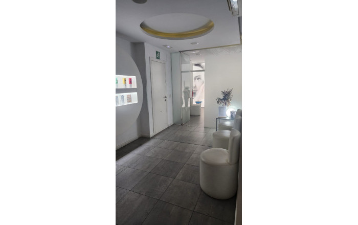 Traspaso - Peluquerias y Estetica -
Figueres