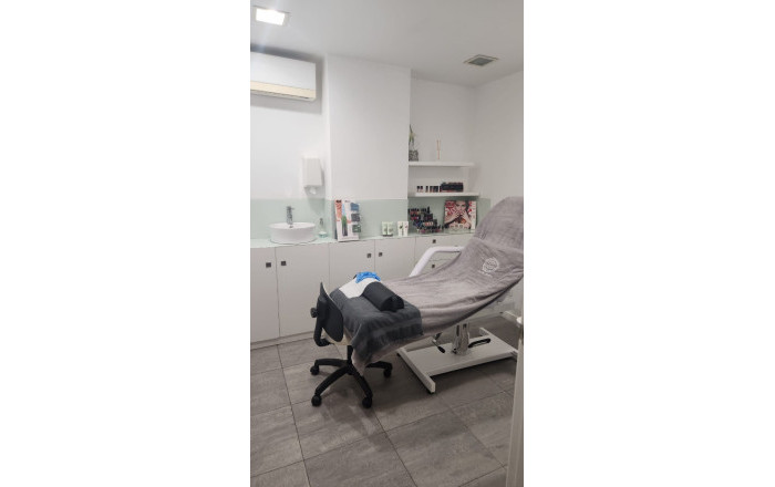 Traspaso - Peluquerias y Estetica -
Figueres