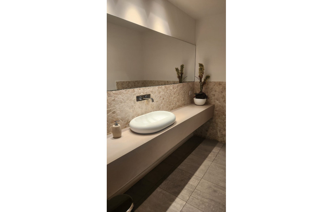 Traspaso - Peluquerias y Estetica -
Figueres