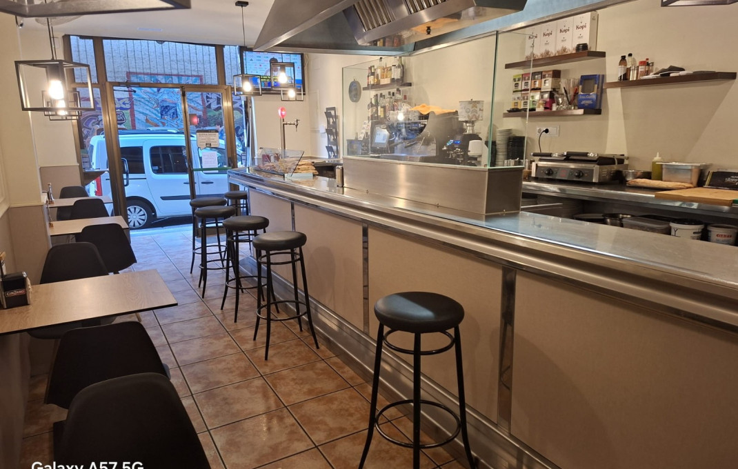 Traspaso - Bar-Cafeteria -
Girona