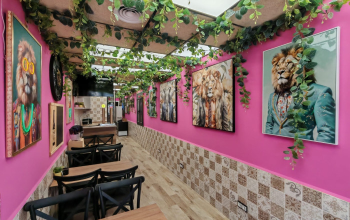 Alquiler - Bar-Cafeteria -
Lli&ccedil;&agrave; d'Amunt