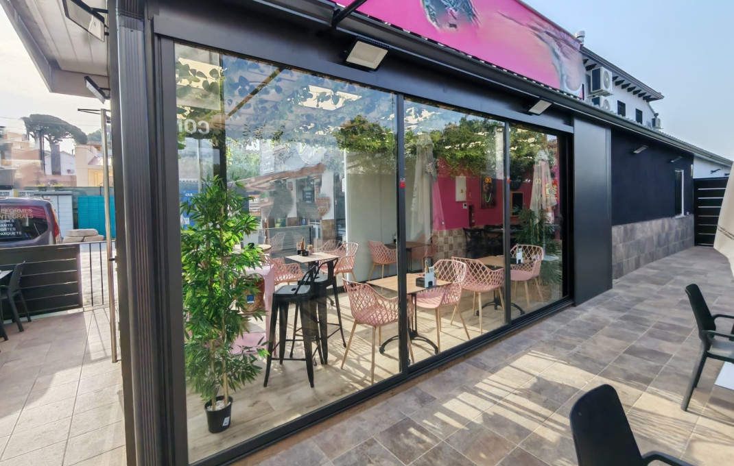 Alquiler - Bar-Cafeteria -
Lli&ccedil;&agrave; d'Amunt